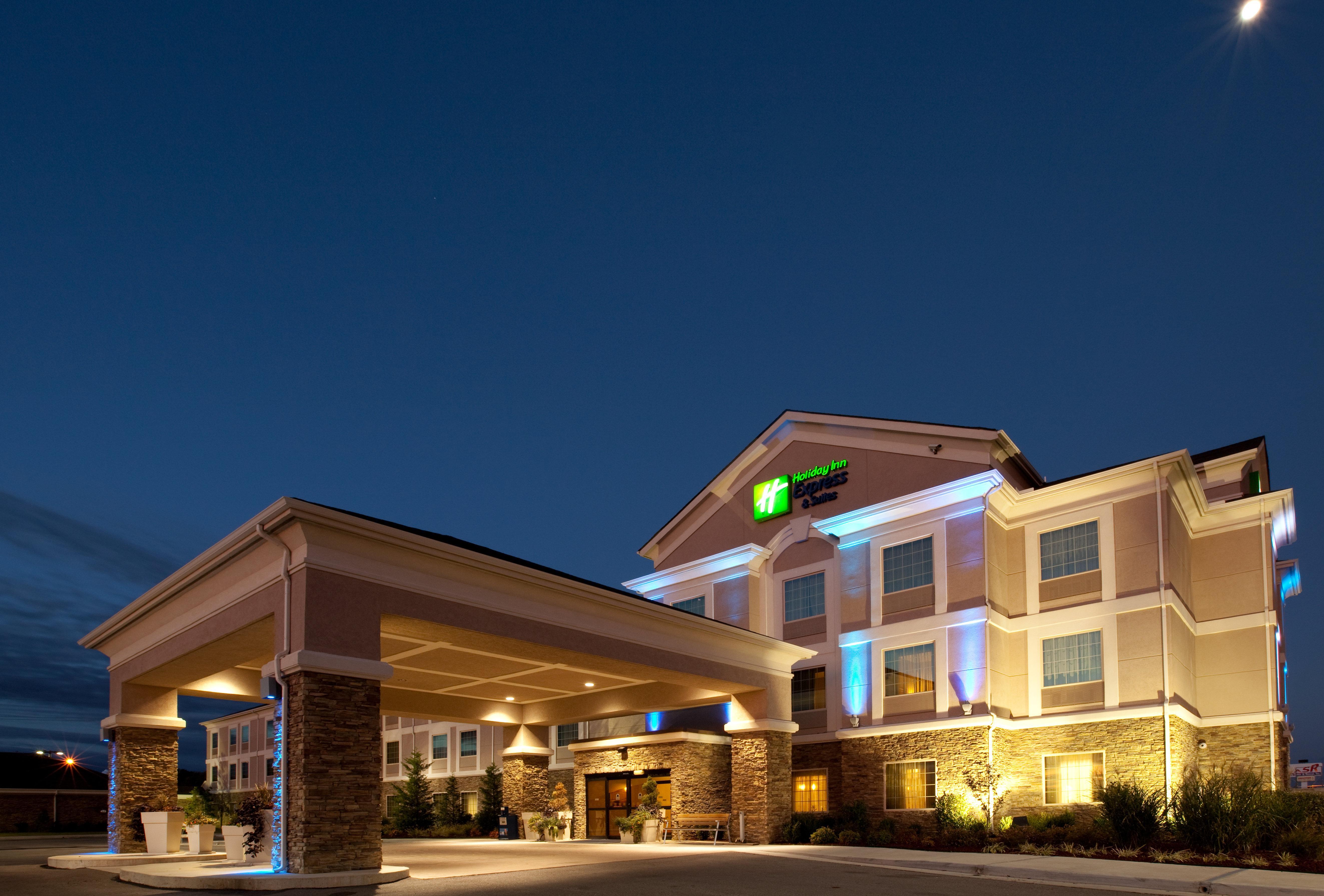 Holiday Inn Express Hotel And Suites Ada, An Ihg Hotel Exterior photo